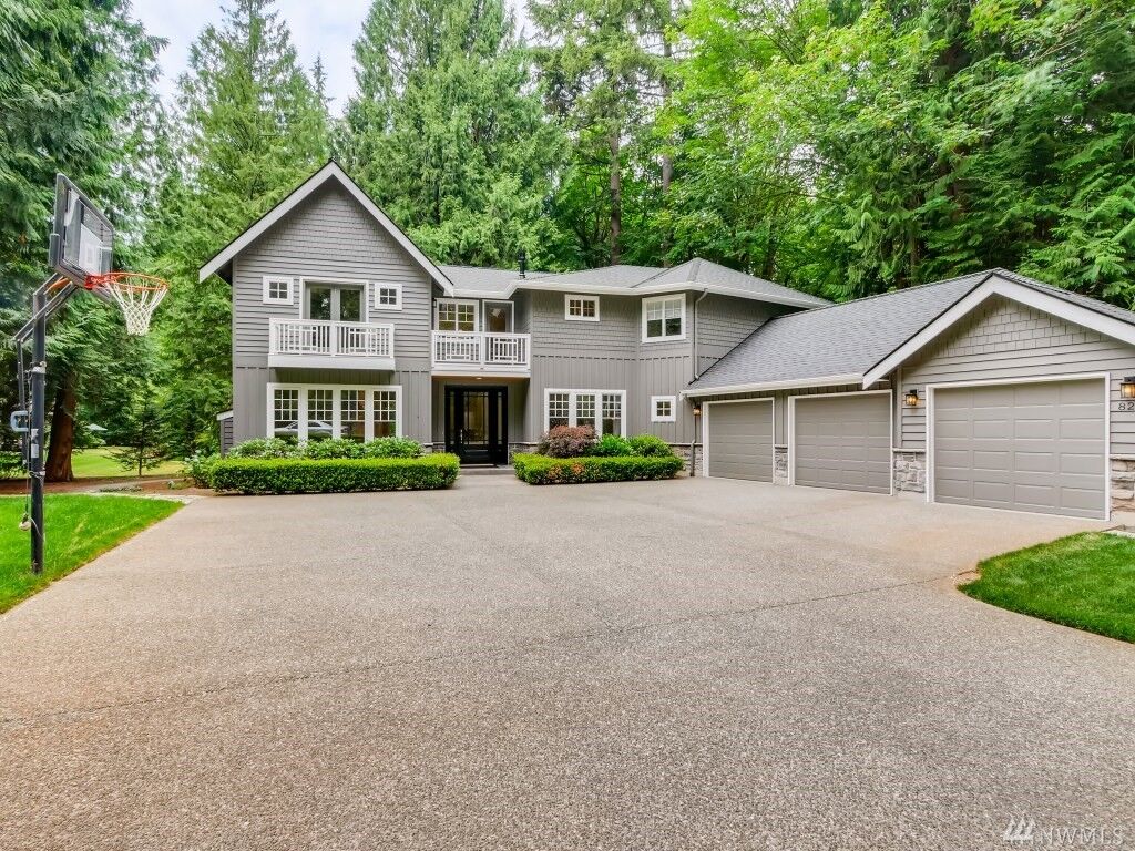 Property Photo:  825 240th Ave NE  WA 98074 