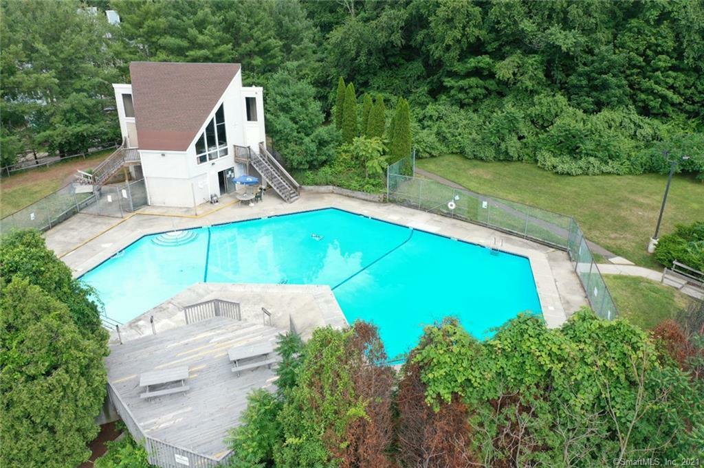 Property Photo:  14 Cedar Court I  CT 06513 