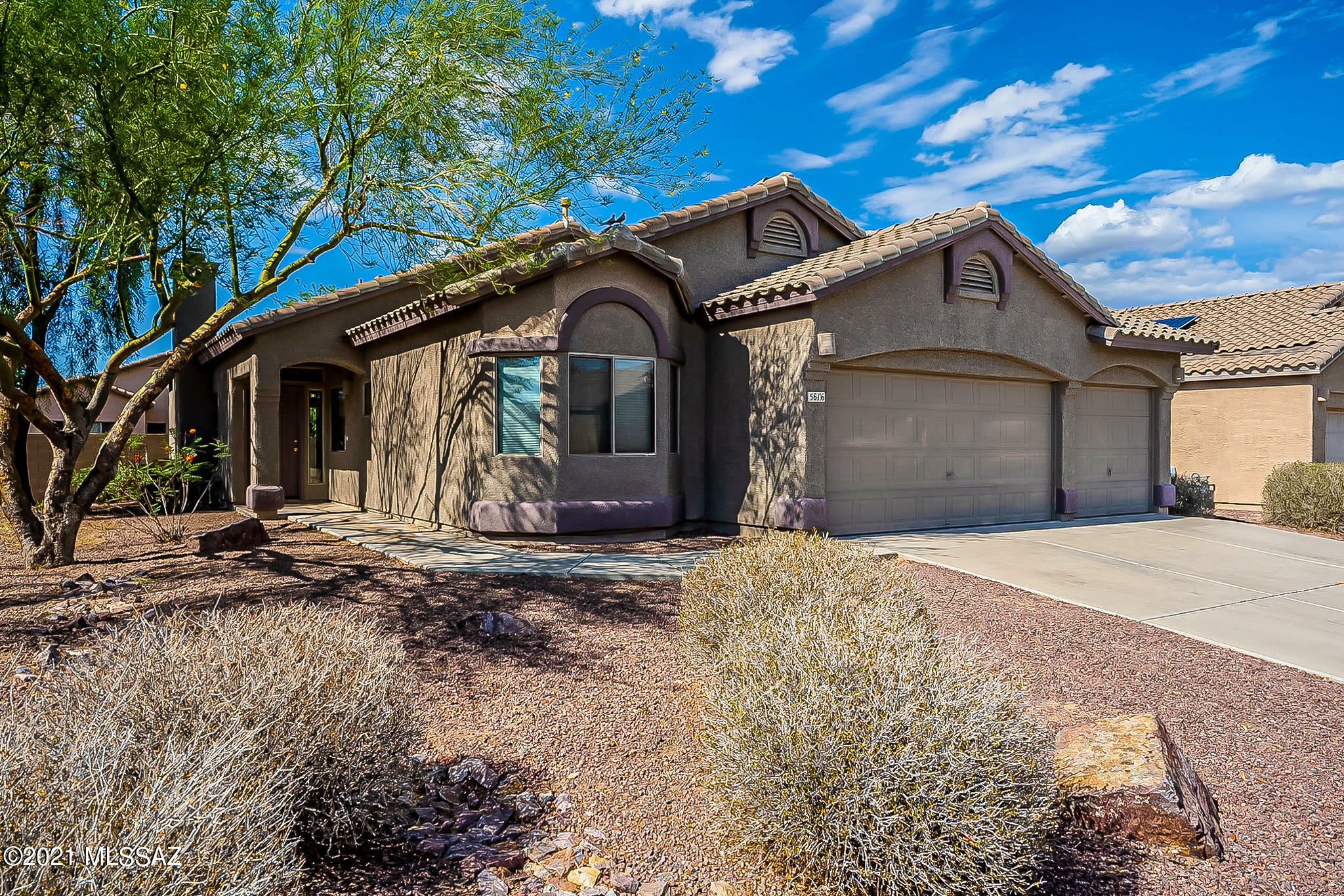 Property Photo: 5616 W Cortaro Crossing Drive AZ 85742