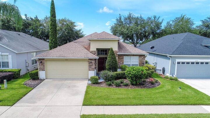 Property Photo: 8032 Saint James Way FL 32757
