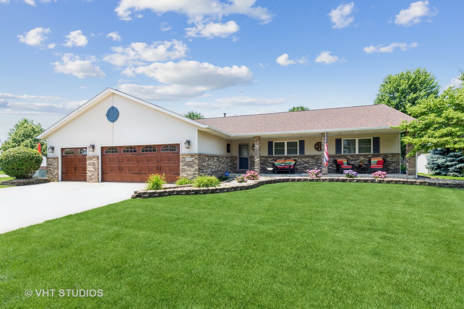 1025 Prince Valiant Lane  Bourbonnais IL 60914 photo