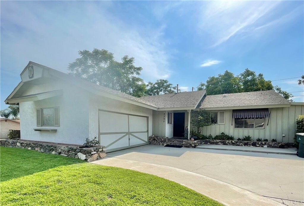 Property Photo:  3395 Mt Vernon Avenue  CA 92507 