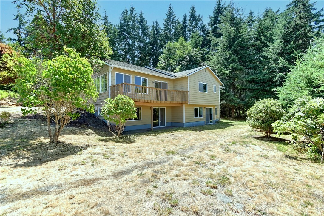 Property Photo:  851 W Olympic Street  WA 98282 