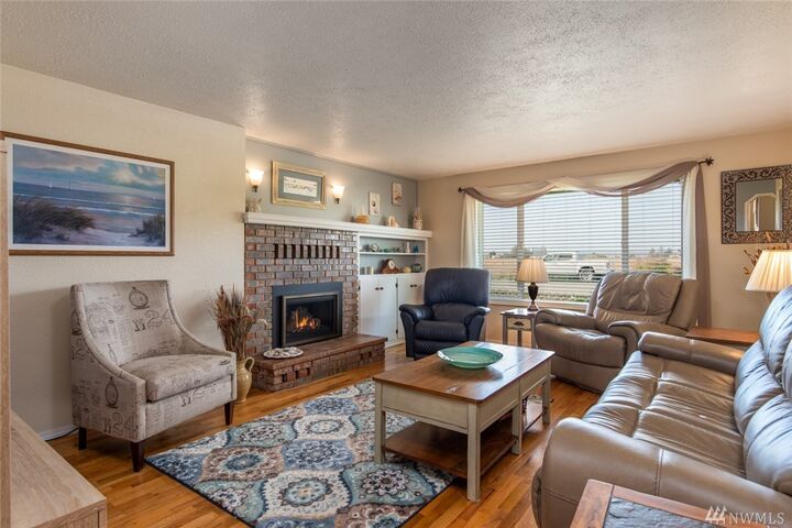 Property Photo: 13795 Bradshaw Rd WA 98273