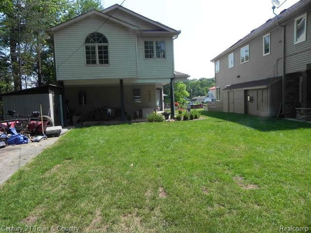 Property Photo:  4280 Leroy Court  MI 48383 