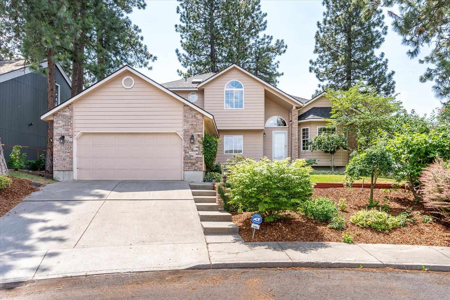 Property Photo: 3206 E Diane Ct WA 99223-7720