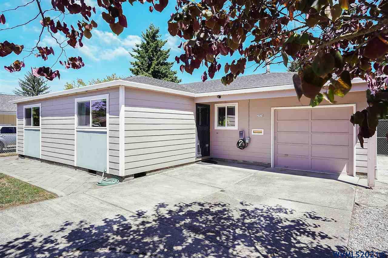 Property Photo:  2024 SE 89th Av  OR 97216 