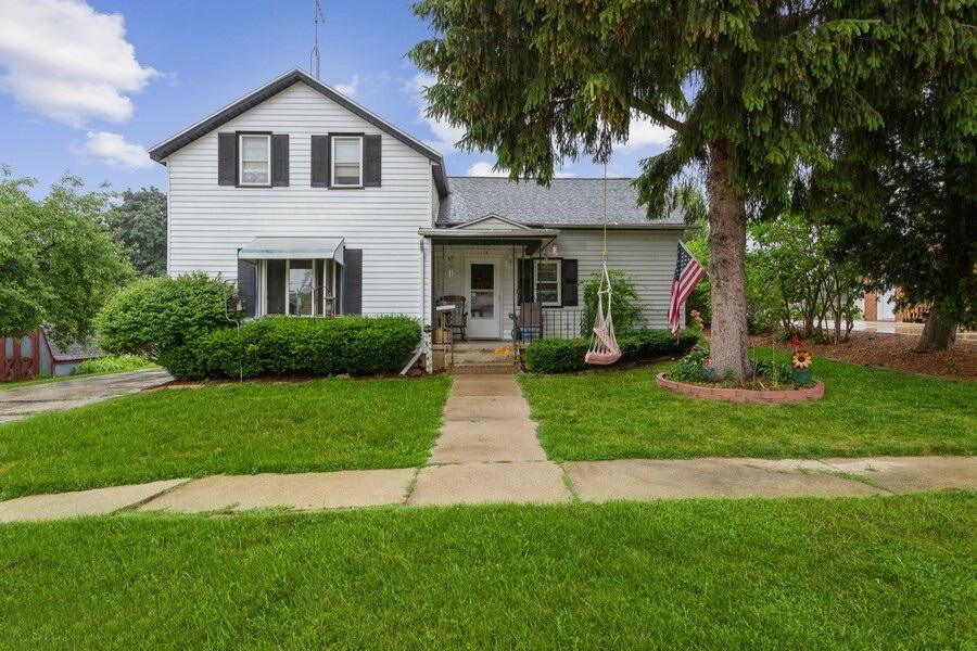 Property Photo: 418 Allen St WI 53050