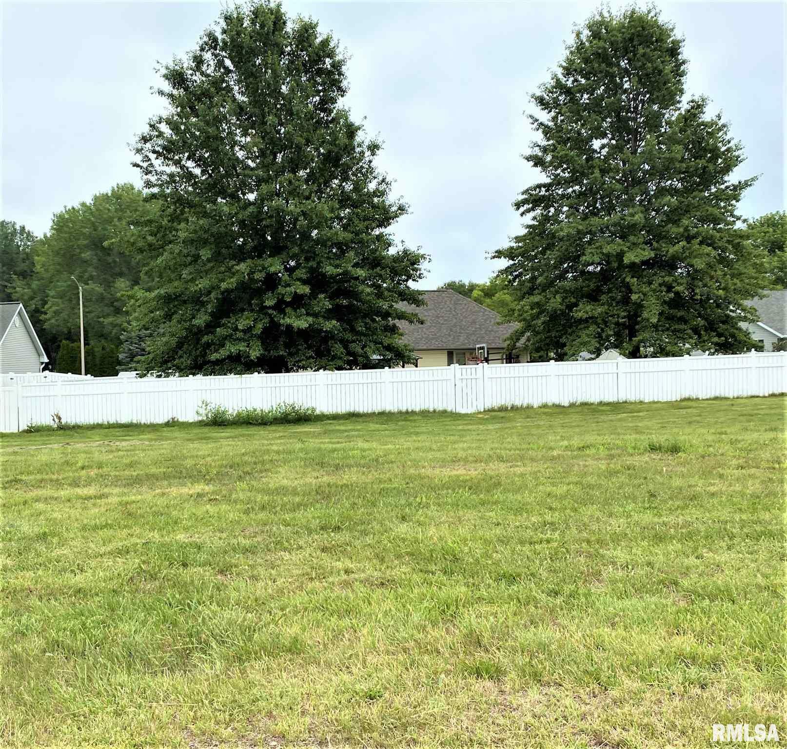 Property Photo: 2000 - 2006 Remington IL 61554