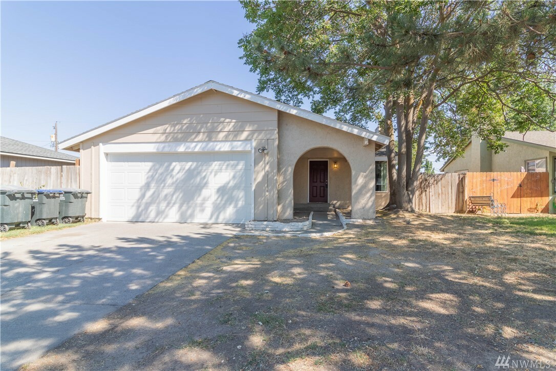 Property Photo:  2633 W Texas St  WA 98837 