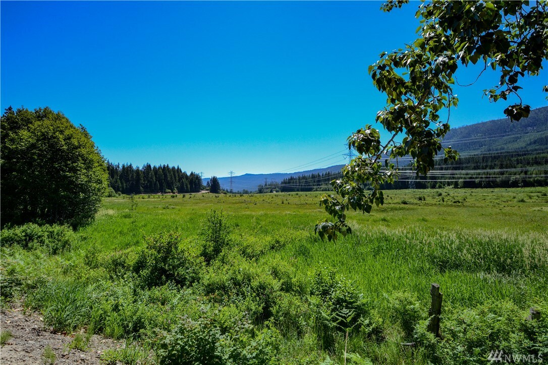 Property Photo:  30 Xx Pasco Rd  WA 98922 