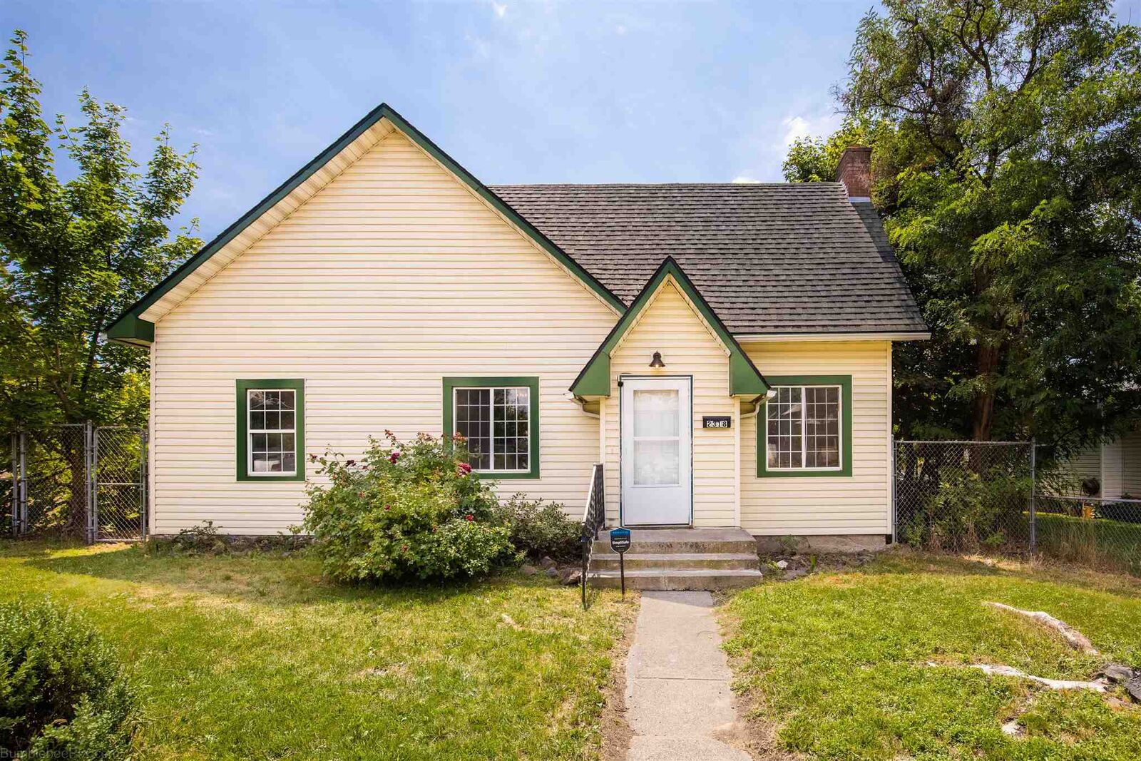 Property Photo:  2318 E Pacific Ave  WA 99202 