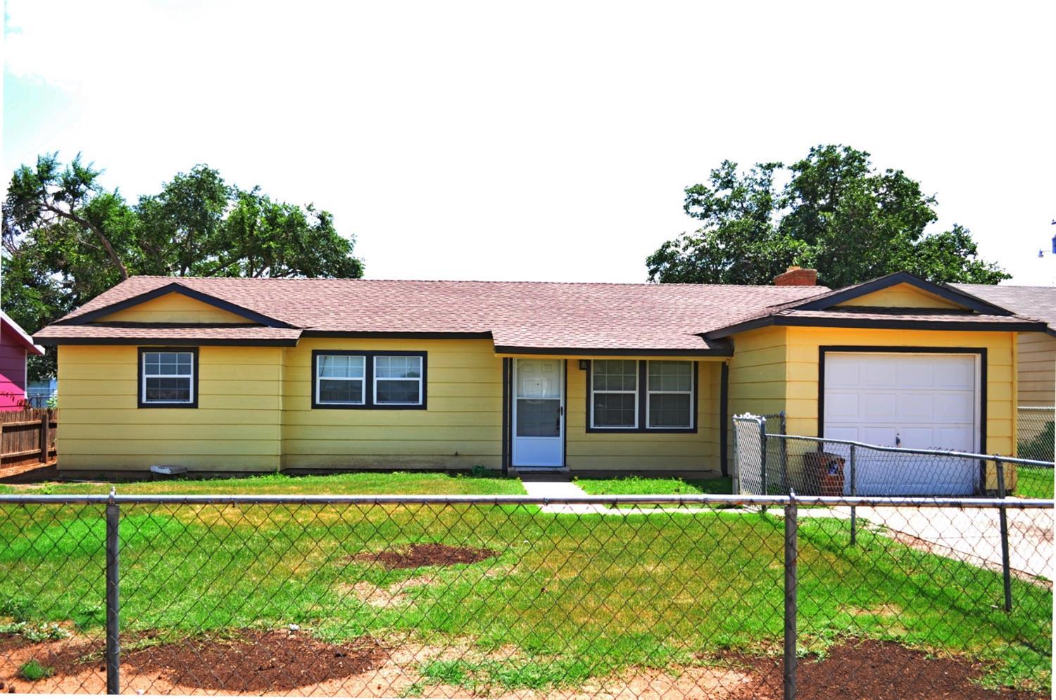 Property Photo: 3420 E Cornell Street TX 79403