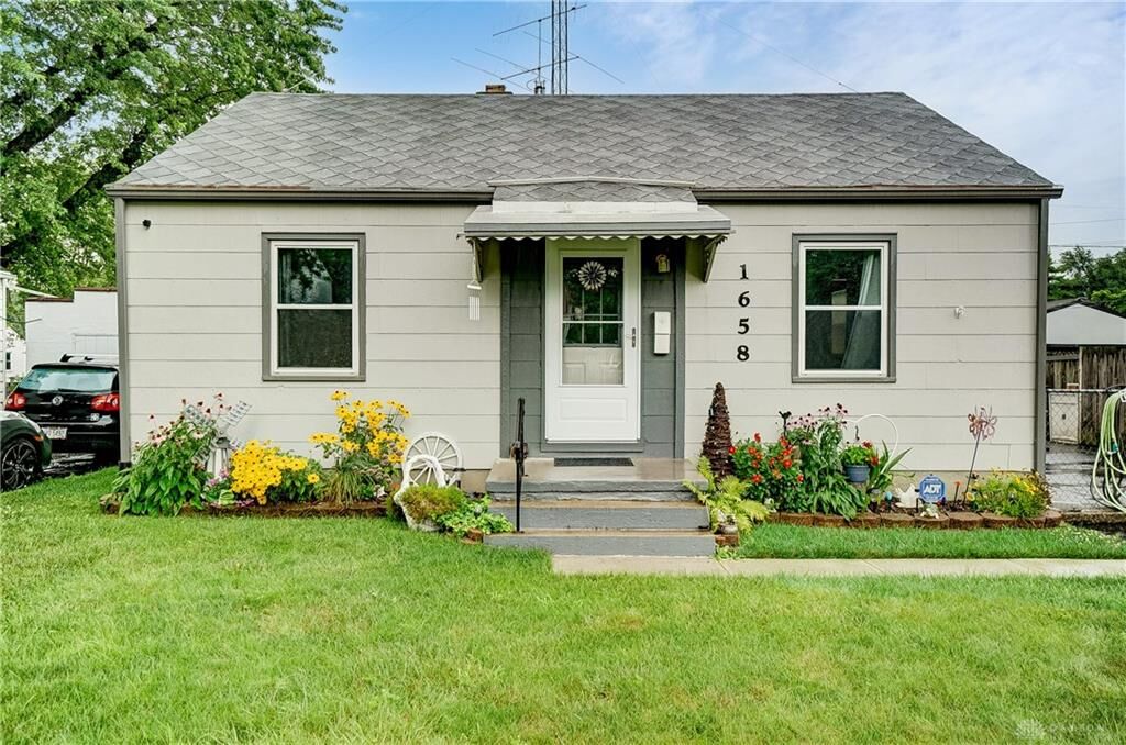Property Photo:  1658 Pell Drive  OH 45410 