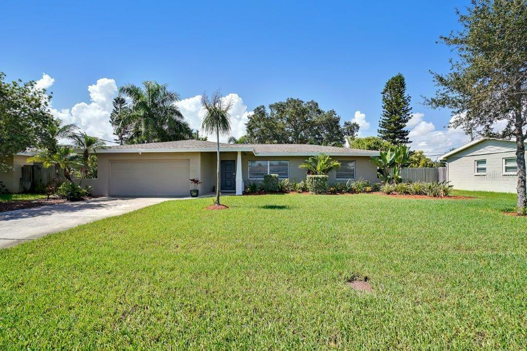 Property Photo: 190 45th Avenue NE FL 33703