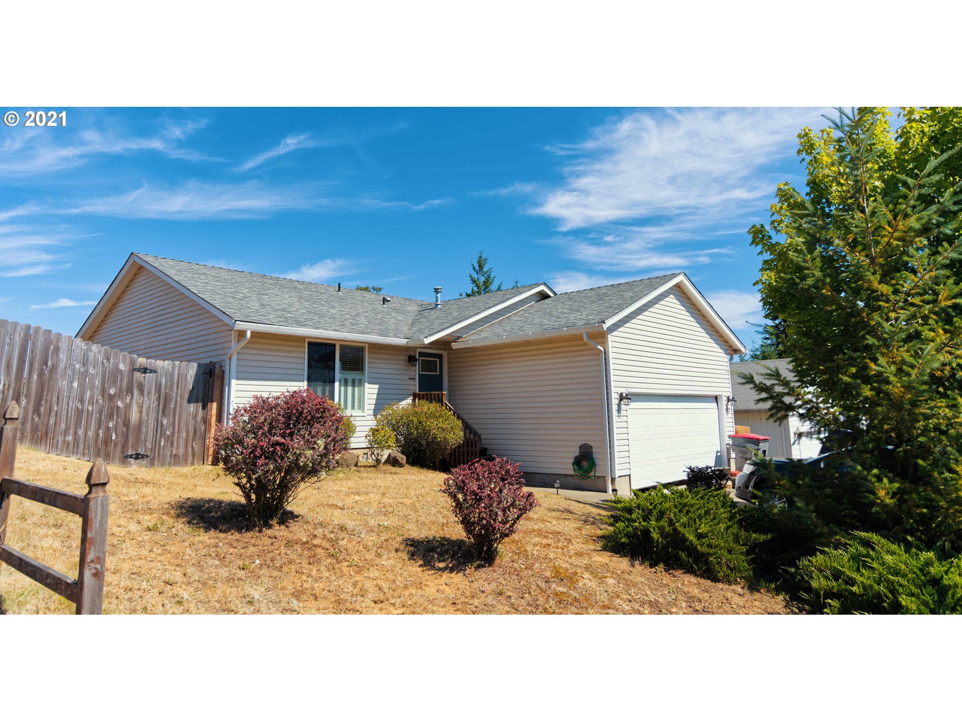 Property Photo: 1522 SW Pioneer Dr OR 97396