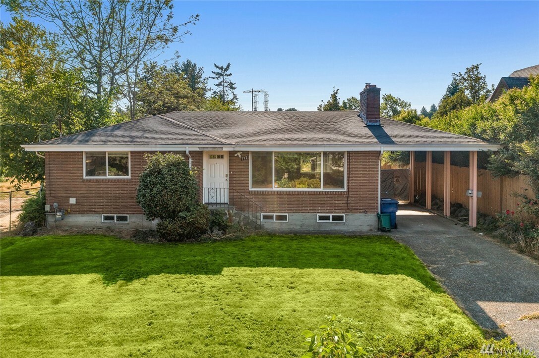 Property Photo:  7921 Renton Ave S  WA 98118 