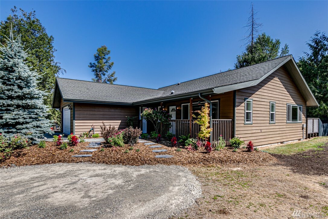 Property Photo:  1718 W Courtney Rd  WA 98363 