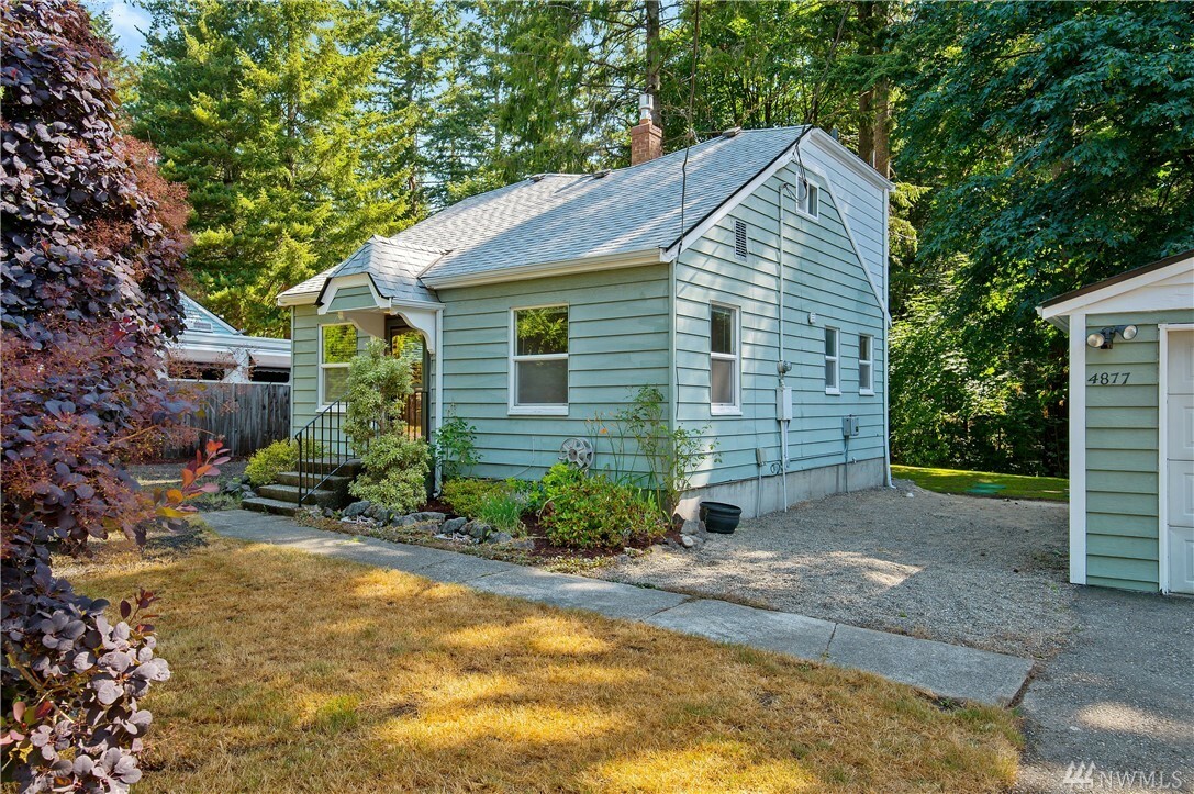 Property Photo: 4877 Eastview Dr WA 98367