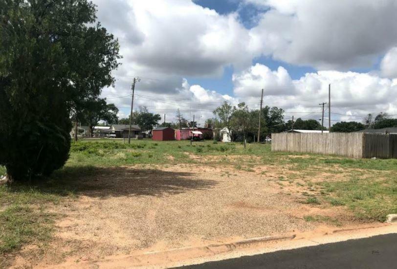 Property Photo:  2913 Cornell Street  TX 79415 