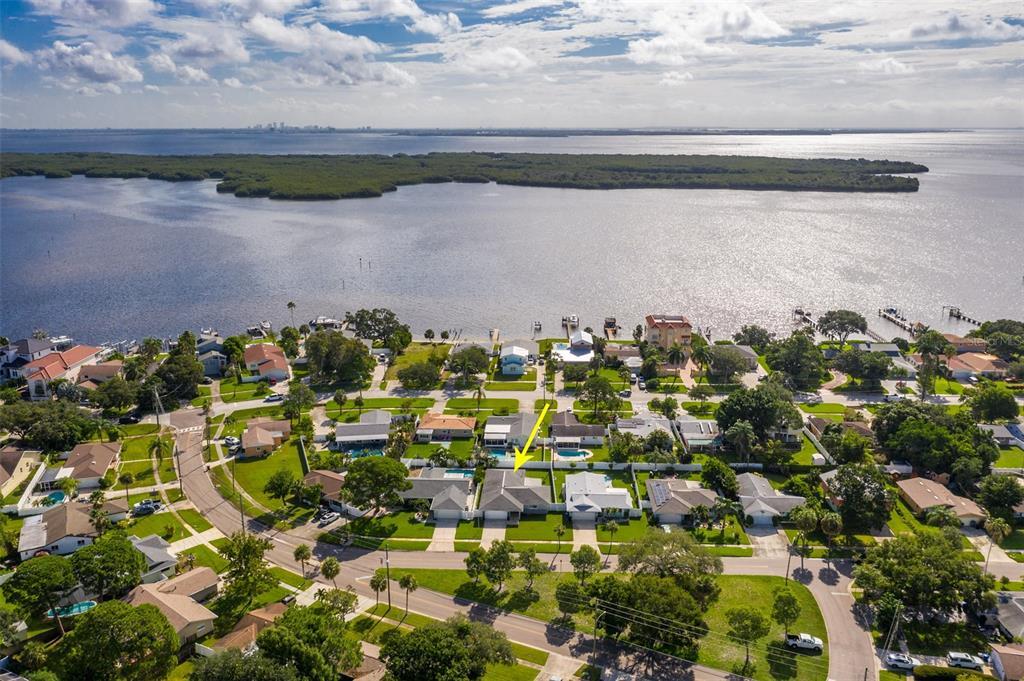 Property Photo: 6025 Venetian Boulevard NE FL 33703