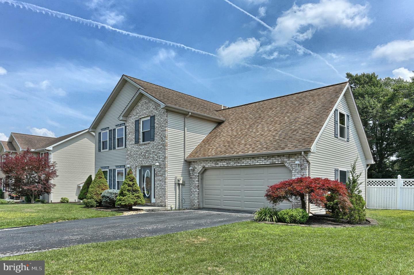 Property Photo:  30 Woodview Drive  PA 17065 