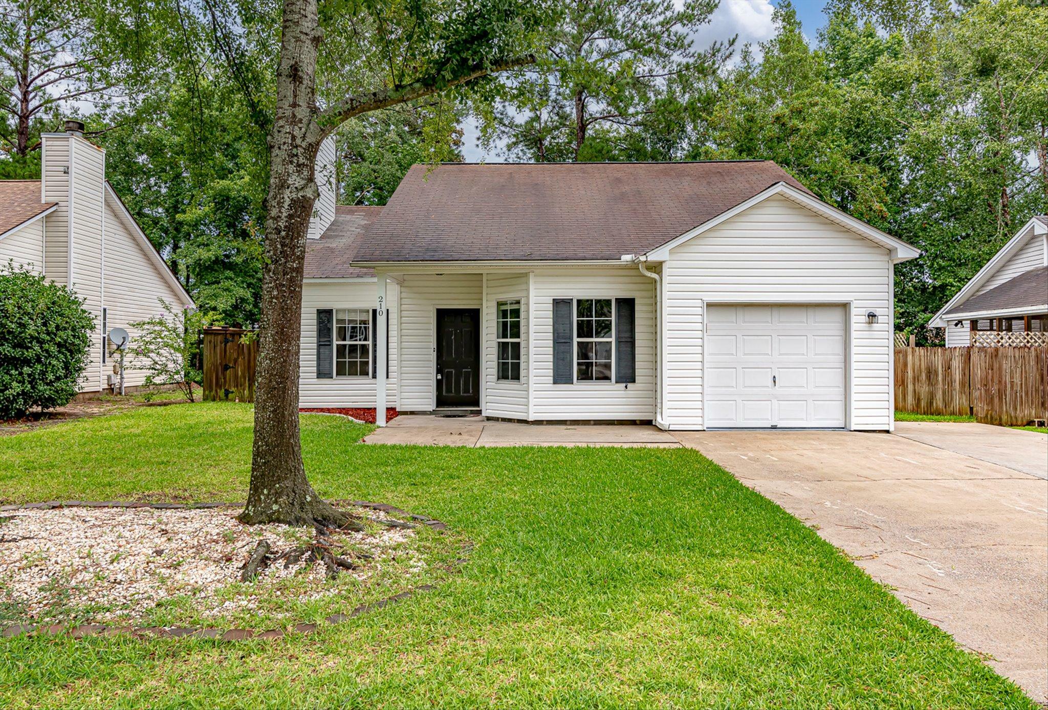 Property Photo:  210 Birmingham Drive  SC 29486 