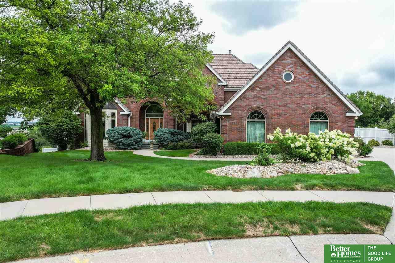 Property Photo:  16725 H  NE 68135 