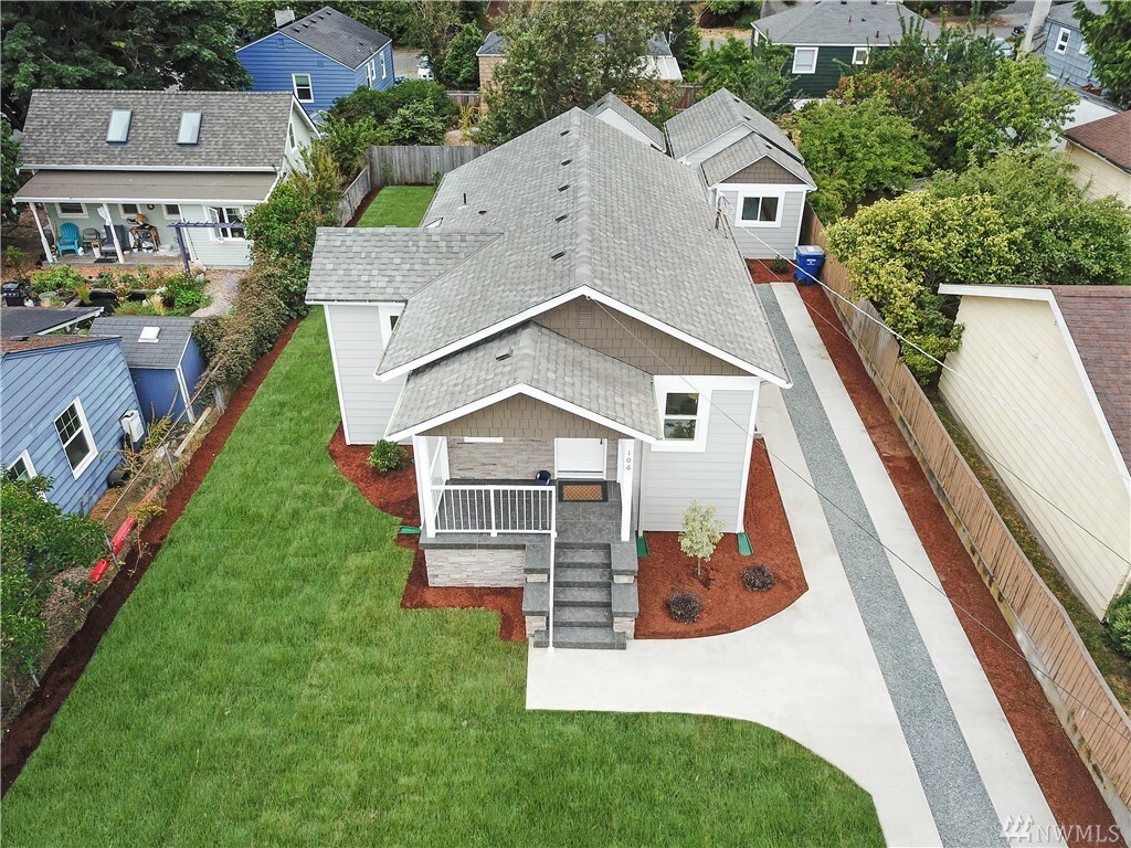 Property Photo: 106 N 100th St WA 98133