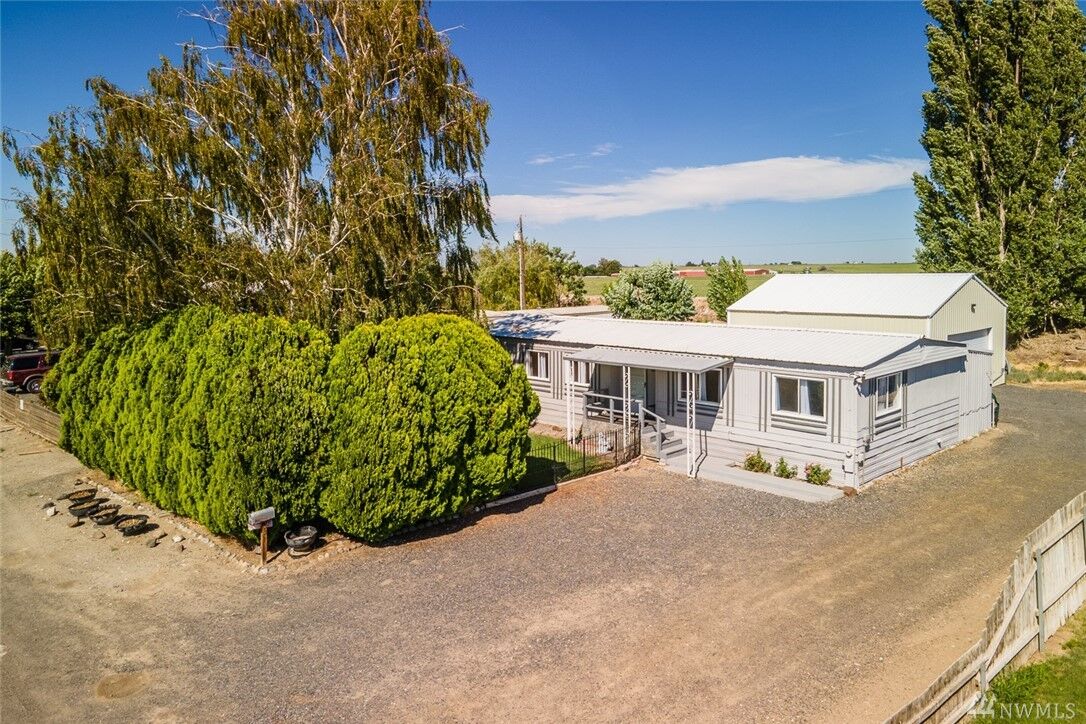 Property Photo:  177 E Montmorency Blvd  WA 98848 