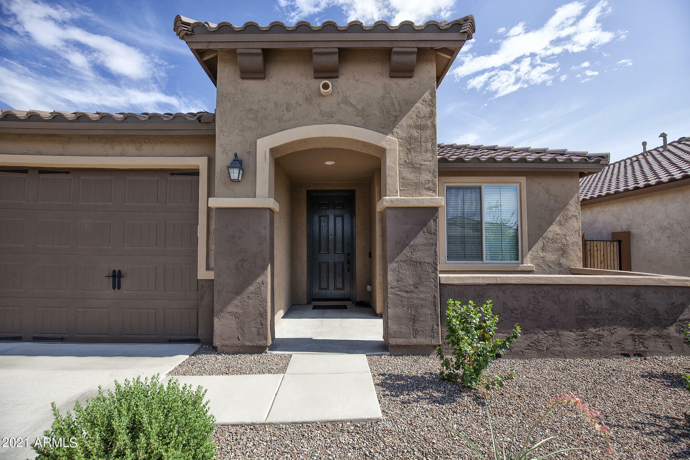 Property Photo:  25970 W Horsham Drive  AZ 85396 