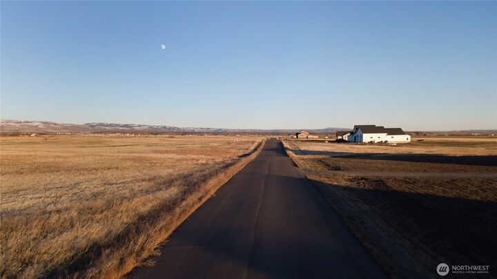 Property Photo: 9 Green Canyon Lane WA 98926