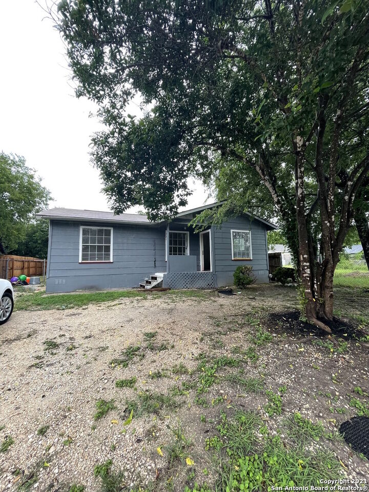 121 Ardmore St  San Antonio TX 78237 photo