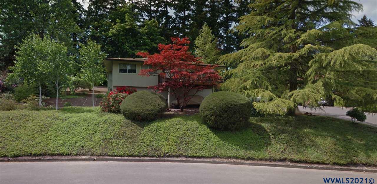 Property Photo:  412  Walnut Dr S  OR 97361 