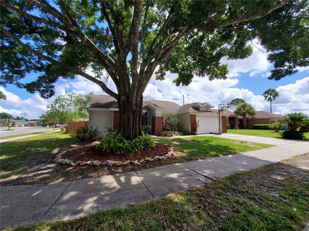 Property Photo:  1006 Eagens Creek Court  FL 32765 