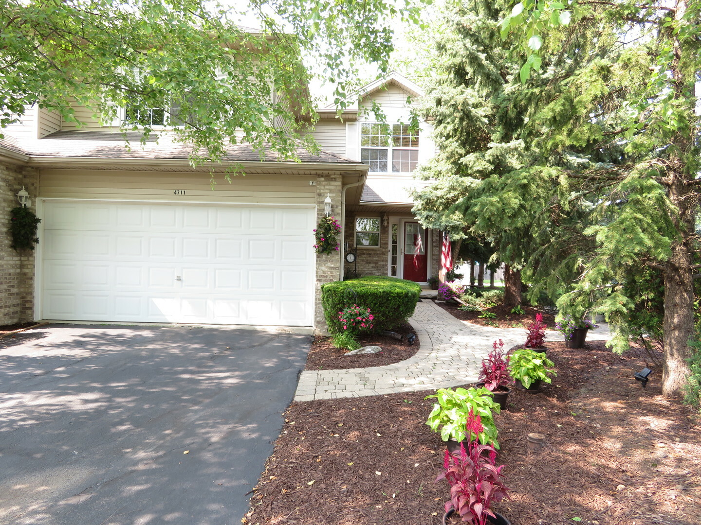 Property Photo:  4711 Baccarrat Court  IL 60431 