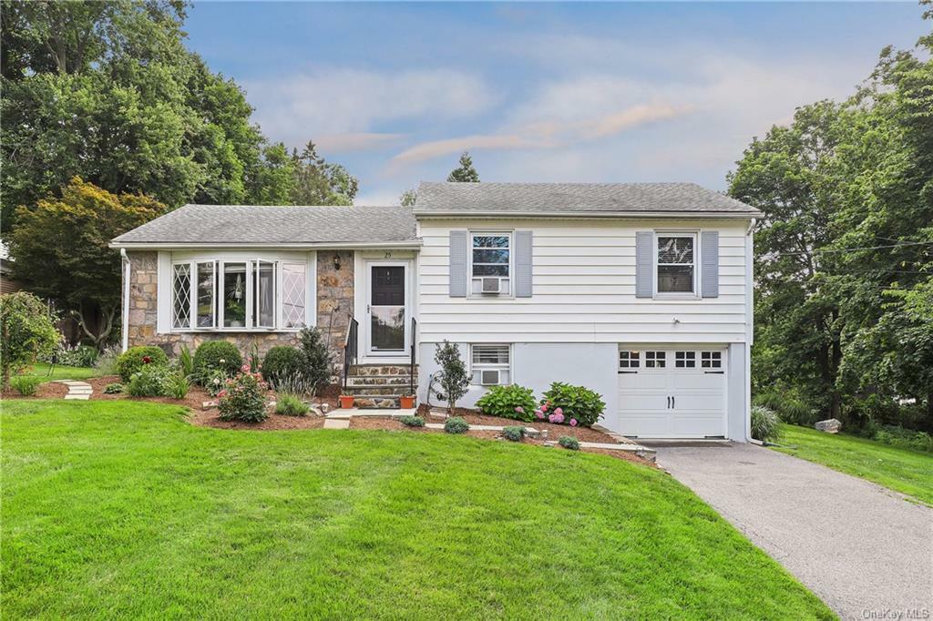 Property Photo:  25 Maidstone Drive  NY 10541 