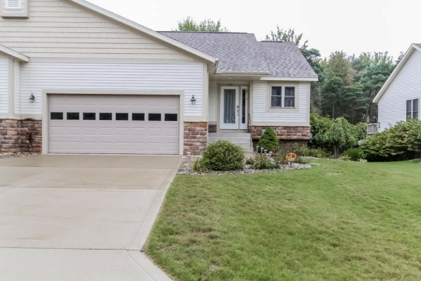 Property Photo:  969 N Sandalwood Circle  MI 49441 