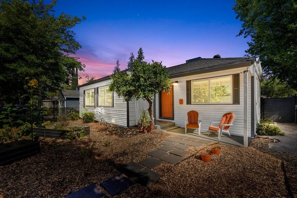 Property Photo: 6261 2nd Avenue CA 95817