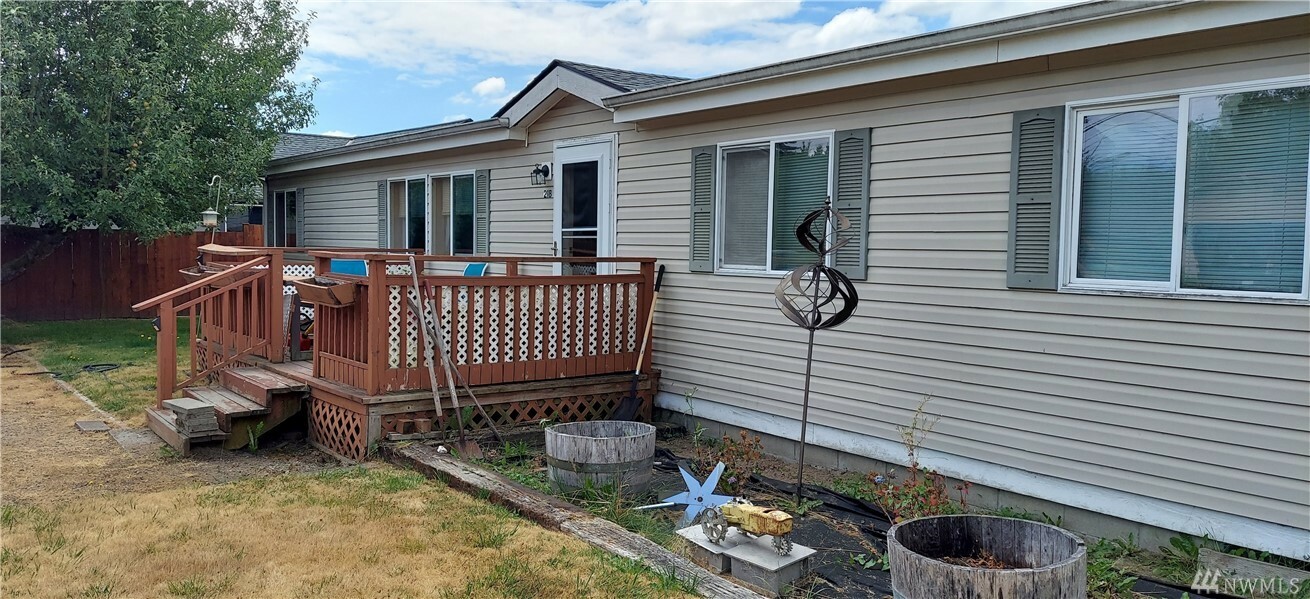 Property Photo:  218 Central Street  WA 98284 