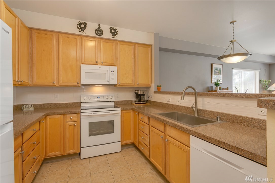 Property Photo:  508 Darby Dr 205  WA 98226 