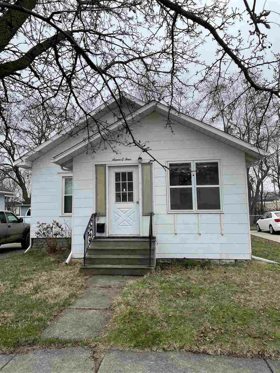 Property Photo:  704 N Wisner St  MI 49203 