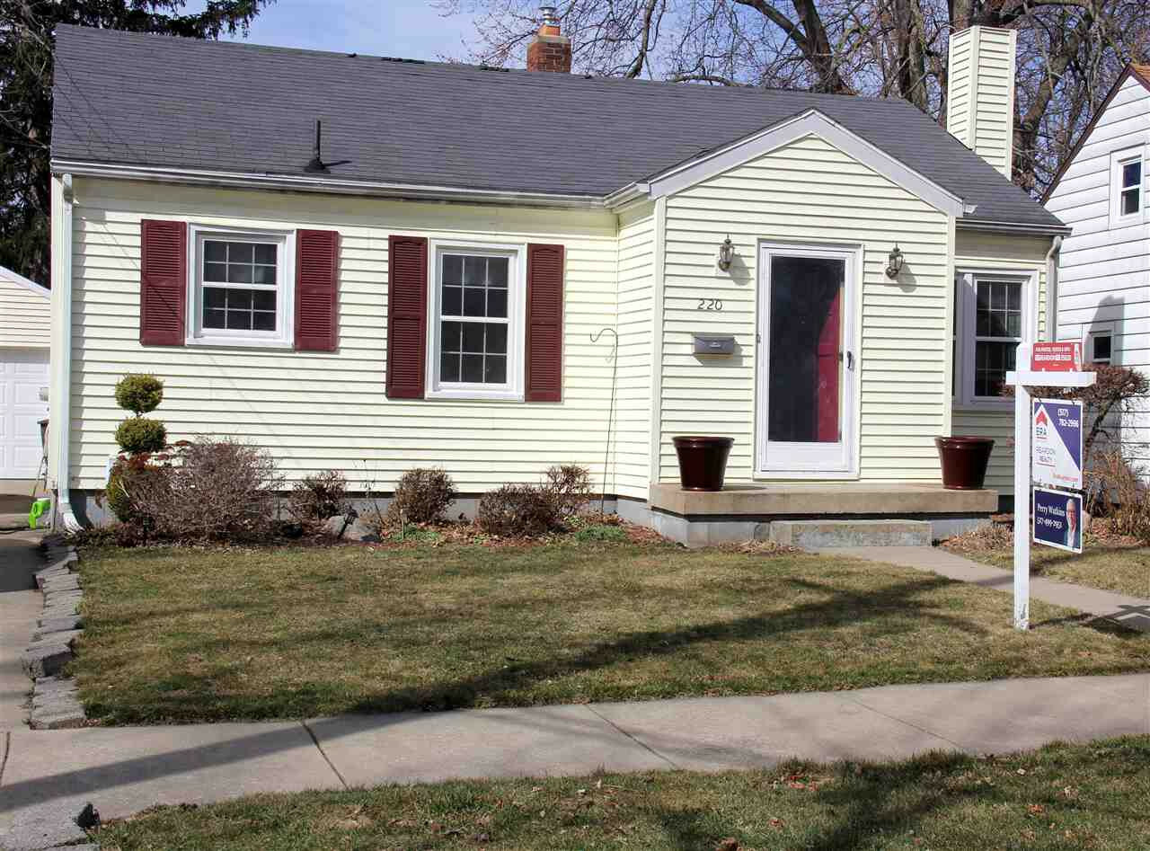 Property Photo:  220 N Durand St  MI 49202 