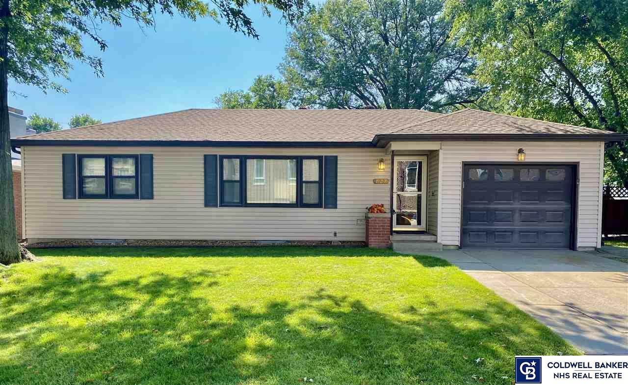 Property Photo:  823 N Beaver  NE 68467 