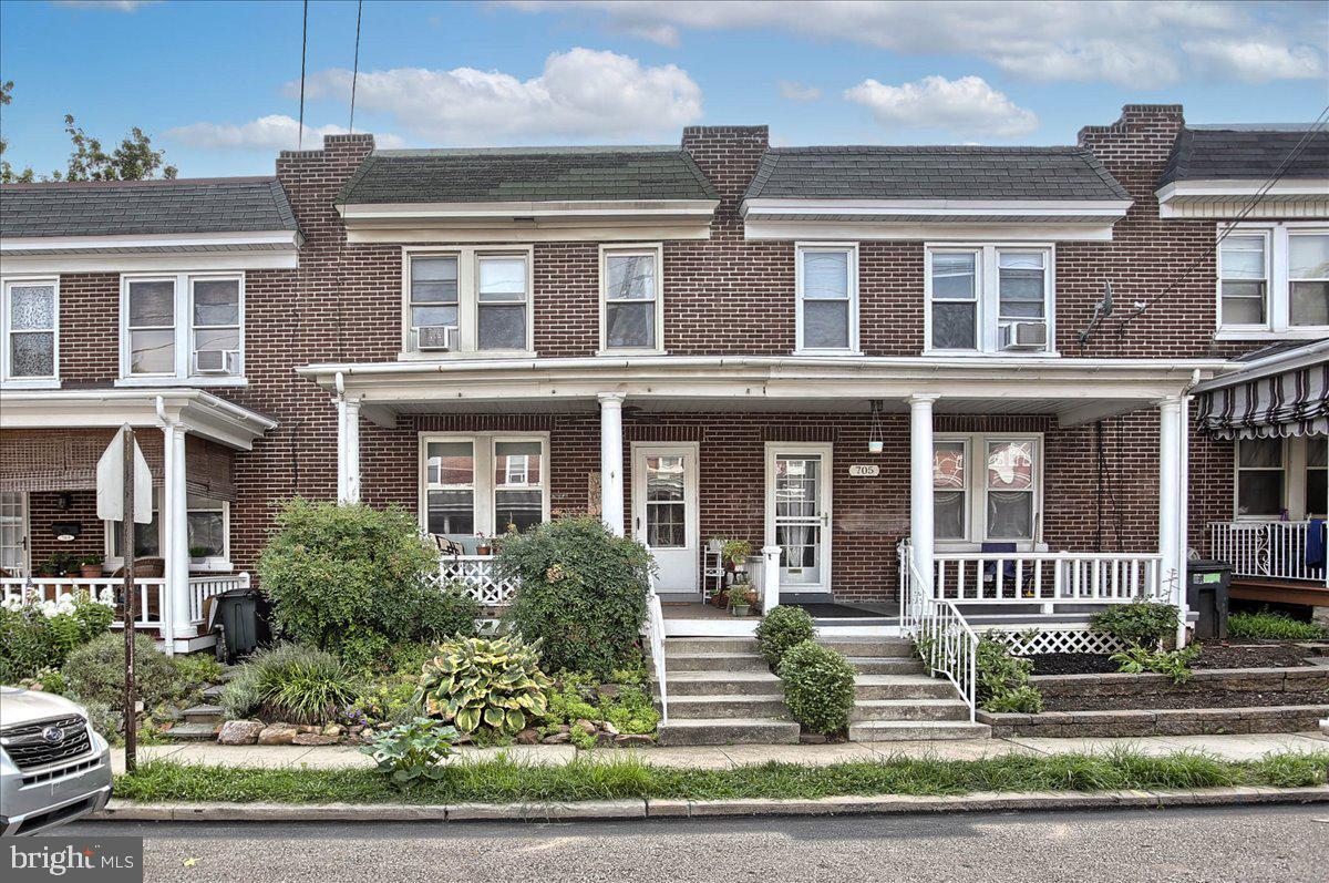 Property Photo: 707 N Pine Street PA 17603