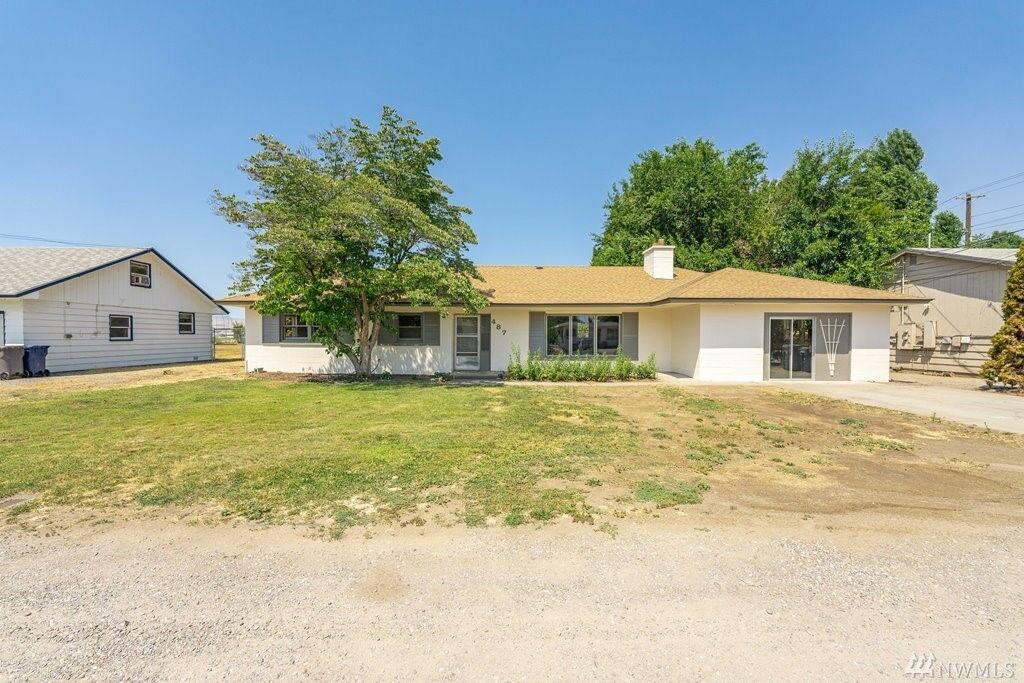 Property Photo:  487 NE 7th St  WA 98802 