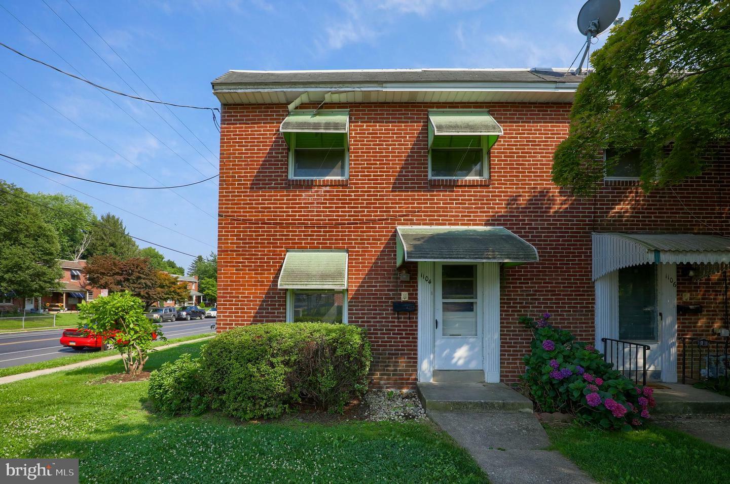 Property Photo:  1104 Union Street  PA 17603 