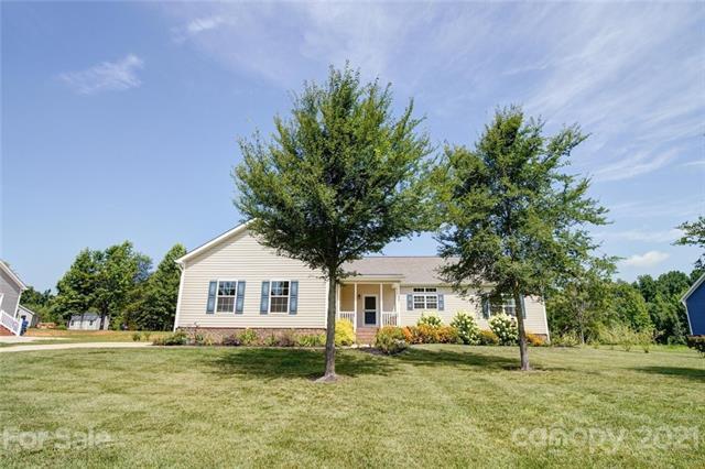 Property Photo: 2309 Louanne Drive NC 28174
