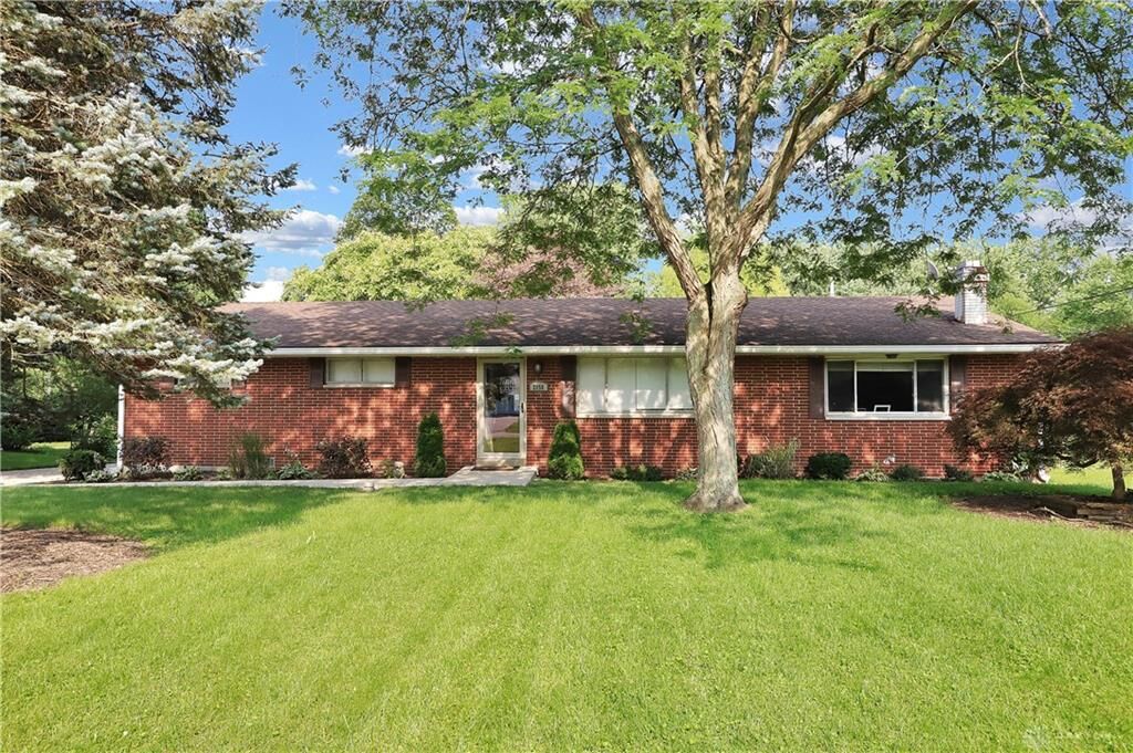 Property Photo: 2050 Fairknoll Drive OH 45431