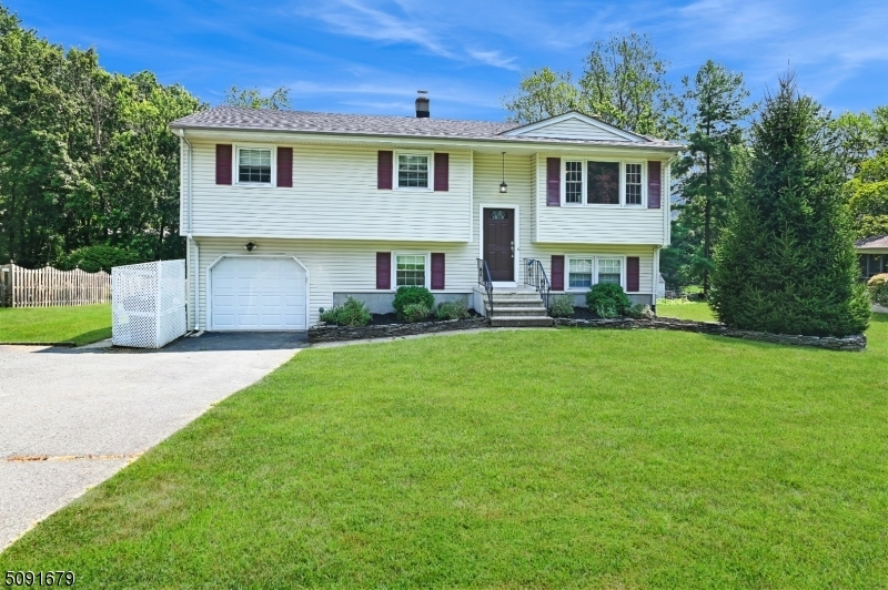 Property Photo:  20 Honeyman Dr  NJ 08822 